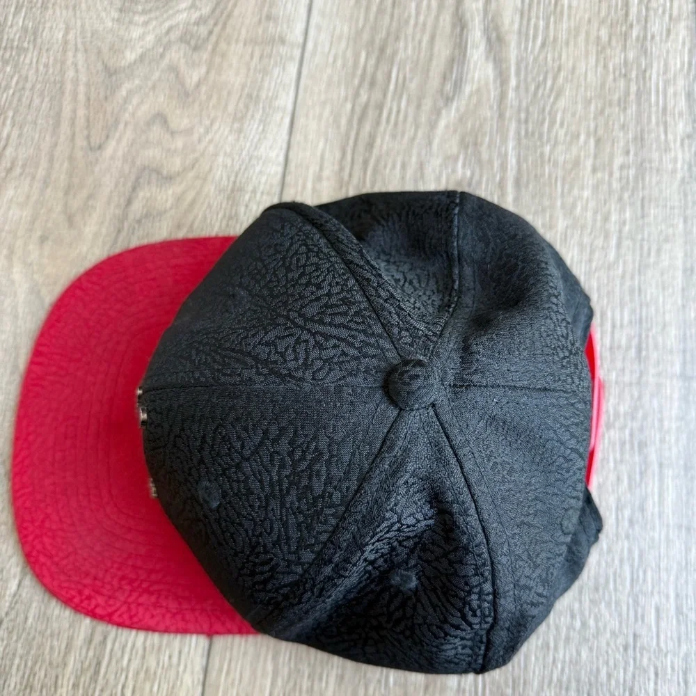 Air Jordan jumpman snapback youth one size black red chrome logo